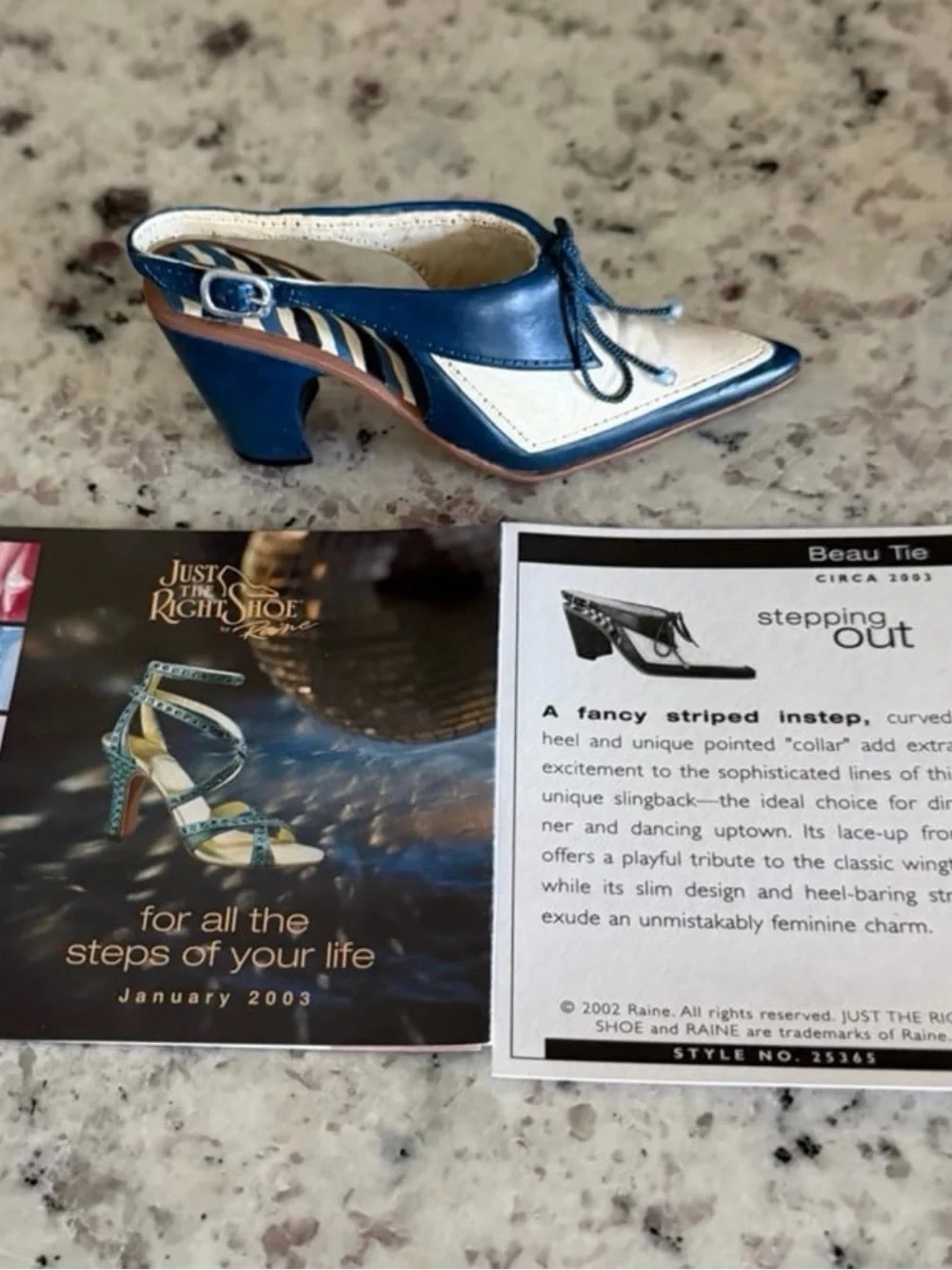 NIB Just The Right Shoe Raine Beau Tie Miniature Shoe 25365 Vintage 2002 Willits